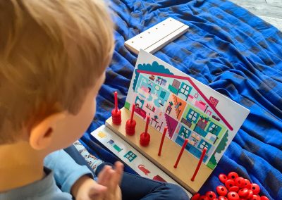 Dziecko na zajęciach PFRON