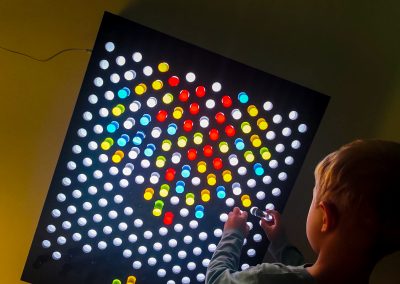 Dziecko na zajęciach PFRON