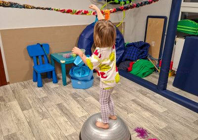 Dziecko na zajęciach PFRON